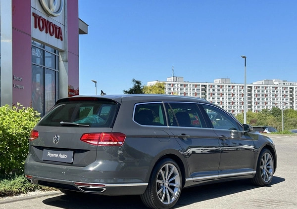 Volkswagen Passat cena 59800 przebieg: 255501, rok produkcji 2014 z Poznań małe 191